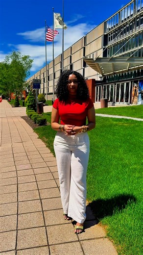 Strawberry Moon Living Exhibition, an Indigenous Song & Dance Market 🍓 June 14th, 2025 - 10 AM to 4 PM 110 Pequot Trail, Mashantucket, CT 06338 Join us at the Mashantucket Pequot Museum & Research Center for a fun, family-friendly day and experience a sweet treat in appreciation of the solstice filled with indigenous arts and culture! Open to the public and included with purchase of museum admission! #pequotmuseum #strawberry #marketplace #indigenous #nativeamerican #familyfun | Mashantucket Pe