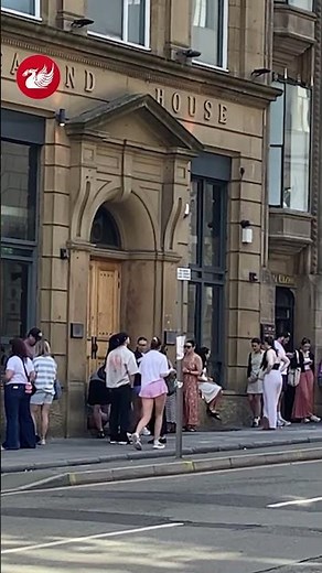 Huge queue spotted on Water Street