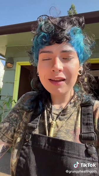 Replying to @varikins little bit shocked so many of y’all don’t know this. I’ll do more videos on minor maintenance and parts if you want it! #motorcycle #harleydavidson #motorcyclemaintenance #motorycleparts