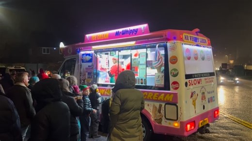 Christmas community ice cream giveaway with Santa 🎅 🍦travelling around Kirkstall …. Look out for us! | Mr Whippy Leeds