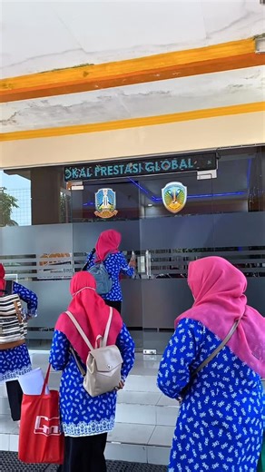 Anila Widia | Ahli Gizi on Instagram: "[EDUKASI SERENTAK HGN-66 🍎] Peringatan Hari Gizi Nasional ke-66 Gizi kembali mengusung tema nasional "Optimal Mewujudkan Generasi Emas 2045". Rabu (21/01/2026) sebanyak 46 Ahli Gizi Kabupaten Lumajang telah diterjunkan ke tiap titik sekolah untuk melaksanakan Edukasi Gizi Serentak Seluruh Indonesia. Kegiatan ini dilaksanakan secara serentak di 10 titik sekolah di Kabupaten Lumajang salah satunya di titik SMAN 1 Tempeh dan melibatkan 5 ahli gizi yang bertug