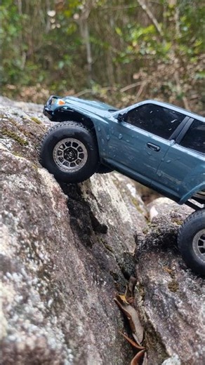 cresting #scx24 #rccrawler #rccar #4runner