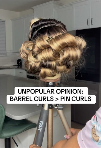 Pin curls look real cute in the videos but I typically only do them if my client requests it. I personally prefer barrel curls because the pins can snag the hair and sometimes leave the curls looking frizzy when you take them out. Barrel curls give me a smoother finish and a more consistent curl pattern every time 💅🏽 Ae you team pin curls or team barrel curls? Let me know in the comments 👀