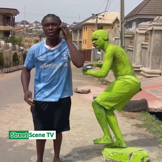 Soldiers gun | Street Scene TV