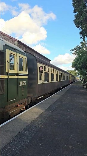 Class 33 D6575 Arriving at Dunster Station | West Somerset Railway | 4th Sept 2025