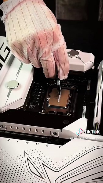 Custom Water-Cooled PC Build with Intel Core i9 14900K