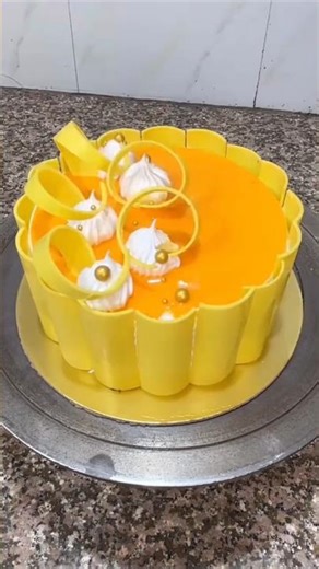 yellow chocolate Garnish cake design 🤤🎂 #shortvideo #shorts #shortsfeed #cakedecoration #cakedesign