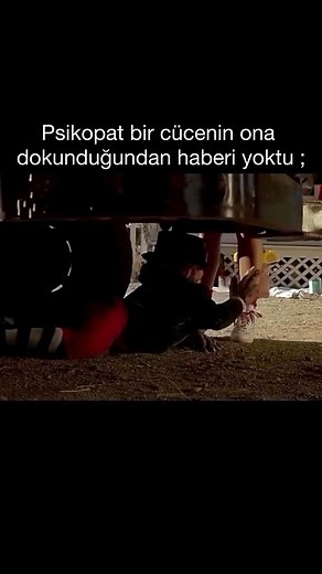 Ömer çaylak | Film - Leprechaun (1993) Dan adındaki orta yaşlı adam gece geç vakit kasabadaki evine döndüğünde çok neşeliydi, karısına artık zengin... | Instagram