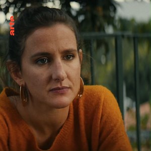 Changer de nom pour mieux s'intégrer. Au risque de couper ses racines. 🎭 ▶️ Le poignant court-métrage "Aïcha" en replay : bit.ly/CCAicha | Court-circuit