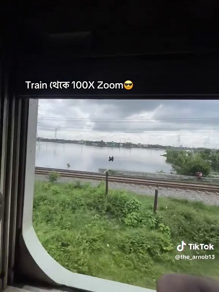Exploring the 100X Zoom Feature on Train Journeys