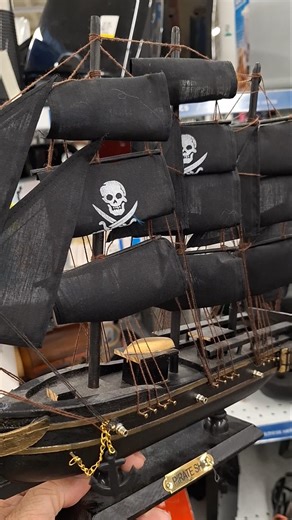 Model Pirate ship collectible item #goldhunter137