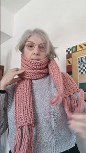 Easy Chunky Crochet Scarf + free pattern