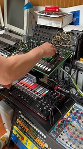 Live jam with Slam in their Glasgow studio to celebrate the release of their brand new ‘Wave Expansions’ EP 🎛️🔥🔥 | Soma Records