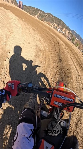 A few laps of a epic @glenhelenraceway on the dual injectors @twisteddevelopmentracing and @racetechinc MX ✊🏼💨 Go to our LinkTree in profile for latest podcast, videos, stories & discount links. @ridedunlop @wisecopistoninc @prox_racing_parts @jepistons @fmf73 @decalworks @odi_moto @unifilter @worksconnection @rekluse_motorsports @cometicgasket @klotz1959 @mxplastics @cardosystems @vintco_usa @blasterproducts @arclevers @streamline_brakes @racetechinc #dirtbike #motocross #mx #motorcycle #mx #