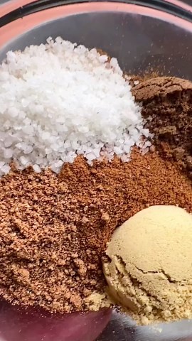 The easiest Christmas snack mix you’ll love