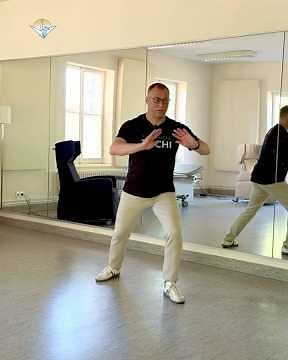 🏔️ More balance in 60 seconds – Pushing the mountain | Tai Chi for beginners! 🎬🏔️ #taichi