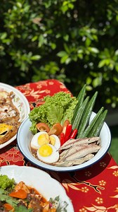 3.5K views · 11 reactions | Siapa nak cepat tapi nak makan sedap, boleh buat Ulam Asam Picit ni. Rasa masam manis pedas makan dengan nasi putih sedapnya 襤 Bahan Air Asam: Cili Api 8 biji Belacan besar ibu jari Asam Jawa Extra 1 sudu Gula 1 sudu kecil Garam 1 sudu kecil Air masak setengah cawan Limau kasturi setengah biji Bahan Assemble: Salad Telur Rebus Bendi Ikan kembong Tomato Cili Api Selamat mencuba  | Mimpicakes | Facebook
