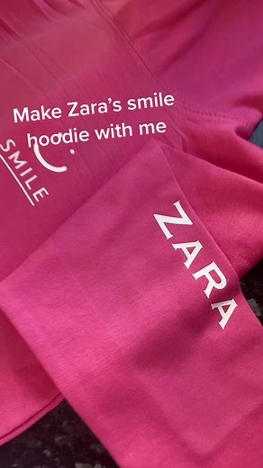 Make a smile hoodie with me ✨ @zaralyle02 💜💖