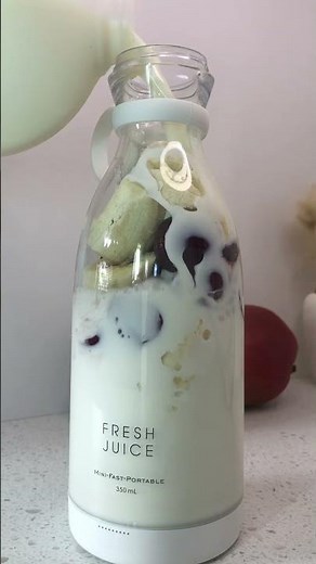 Banana cherry smoothie 🍌🍒 #smoothie #weightloss #healthyfood #milkshake #freshfruits
