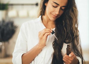 Monoi Oil Is The Secret To Glossy Hair And Zero Frizz
