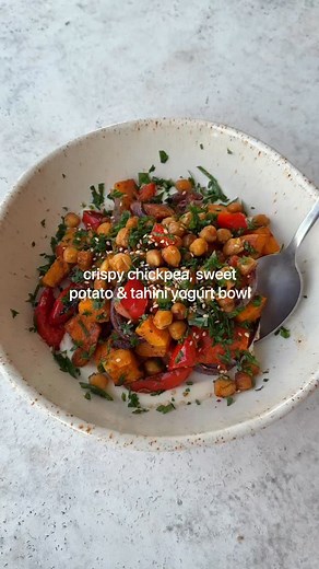 One-Pan Bake Nourish Bowl👇🏼🤤 Roasted spiced crispy chickpeas, sweet potato, capsicum and onion over creamy tahini yogurt sauce (so yum). Wholesome and easy to make, just dump and bake! Follow @tessbegg for more recipes 🌱 Serves 2-3 Tahini yogurt: 1 cup plain coconut or soy yogurt (greek style best) 1.5 tbsp hulled tahini Pinch of salt Juice from 1/2 lemon 1/2 tsp garlic powder Roast veg and chickpeas: 1 medium sweet potato, peeled and diced 1 red capsicum/bell pepper, diced 1 small red onion