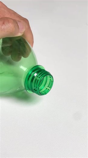 43K views · 238 reactions | Creative idea to turn a plastic bottle into a useful accessory. #DIY #tips #tricks #ideas | Gabyhuettman | Facebook