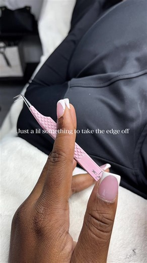 Just a lil sumn sumn . #kingstonlashtech #lashextensions #lashes #volumelashes