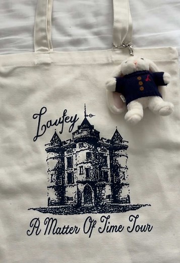 Laufey's Matter of Time Tour Merchandise Review