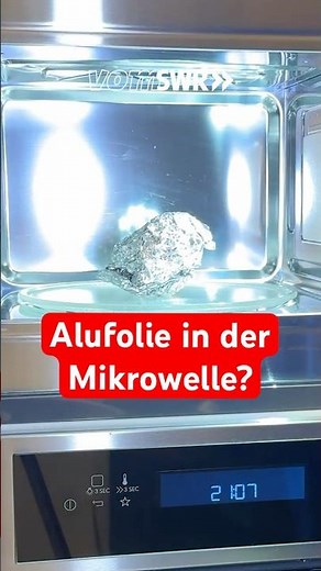 What really happens when we put aluminum foil in the microwave? ⚠️ Don't try this at home ❌