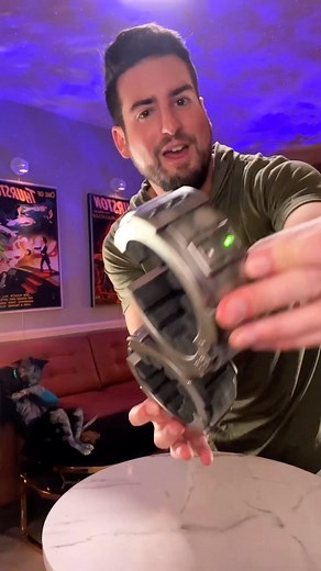 ∆ N D R É · ∆ R M E N ∆ N T E on Instagram: "Space Cuffs - #magic #magician #illusion"
