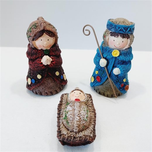 Small Nativity Set Hand Painted Resin Child's Christmas Decor 8 Pieces - Etsy