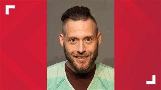 Des Moines man sentenced after admitting to placing pipe bombs on golf course