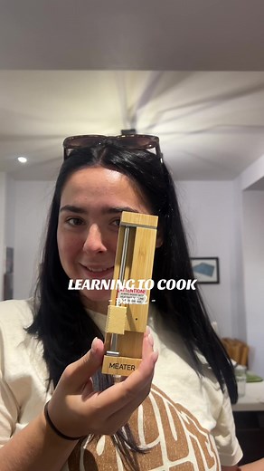 The fancy thermometer sadly cannot help with how disgusting raw chicken is 🥲. But at least I won't have to call my mom to see if it is cooked 🫡🫡🫡 #cooking #cookingtok #recipes #meater #girls