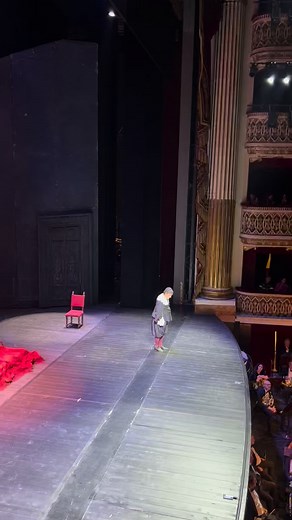 Effetto Ludovic Tézier! 👏✨ Li ricordiamo ancora gli applausi a scena aperta per il grande baritono, durante Un ballo in maschera di Giuseppe Verdi. Tézier tornerà al Teatro San Carlo venerdì 31 ottobre h. 19:00 per un concerto con programma Schumann, Ibert, Mendelssohn Bartholdy e Wagner. Info e ticket 👉🏻 https://www.teatrosancarlo.it/spettacoli/ludovic-tezier-ott-25/ #teatrosancarlo #ludovictezier #concert #opera #napoli #classicmusic | Teatro San Carlo