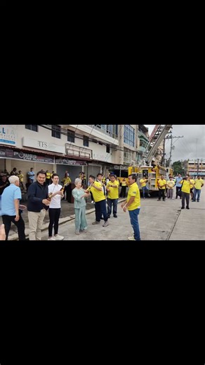Ceremonial Wine Breaking by the Donors, Lo Family, the Bacolod Filipino-Chinese Chamber of Commerce and Industry Inc. (BFCCCII) officers and members and Bacolod City Mayor Greg Gasataya during handover of the 2000 Pierce Platform Tower Ladder Fire Truck held at (BFCCCII) Building Ipil Street Capitol Shopping Center Bacolod City on July 19, 2025. Mr. Ian Manuel Lo, President of Grace Pharmacy and a renowned philanthropist in Bacolod City and the Province of Negros Occidental, represents the Lo Fa