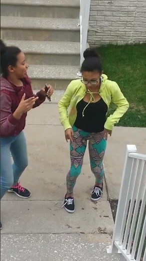 Tween girls song and dance