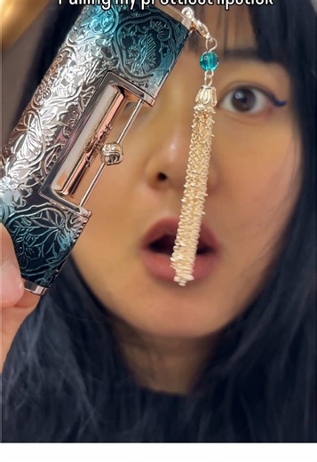 Prettiest lipstick I own @FlorasisMakeup Get is on @YesStyle use my code: WINDY71 #makeup #florasis #lipstick #lippie