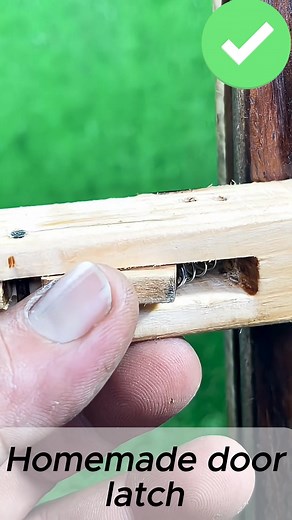 Simpl creative with making 2 useful door latch lock ! . . . #diy #homemade #creative #handmade #diyideas #reelsfacebook #fbreelsfypシ゚viralシ #videoviralシ #reelsfypシ | Share knowledge with me