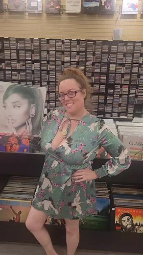 #ArianaGrande #Positions was the 8th #BestSelling Album of 2021! Released in #2020 thru #RepublicRecords and a #GrammyNominee for Best #PopAlbum #Arianator #Arianators