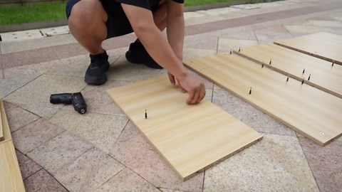 Lectern Solid Wood Podiums Floor Standing Podiums Rolling Podium with Wheel Church Podium and Pulpits Mobile Speaking Lectern with Wire Holes and Storage (Original Wood Color, 39.4″×19.68″×44″)