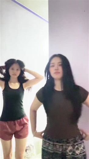 pinkyupi_ (@pinkyupi_)’s videos with Big Guy - from