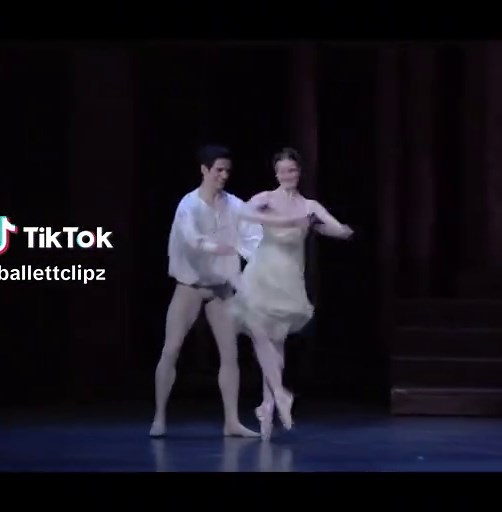 Romeo and Juliet Ballet - Balcony Pas de Deux
