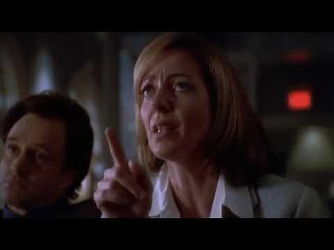 Mercator vs Peters projection map ("West Wing" Season 2 Episode 16)