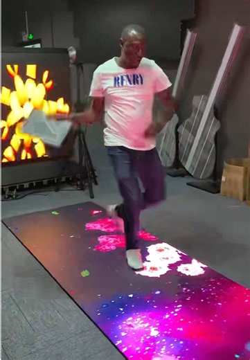 Thin slim led screen floor #screen #display #floor #led #ledscreen