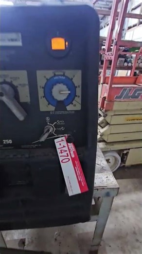 Miller Bobcat 250 AC/DC welder-11,000 watt generator | Lot 1470 | Orbitbid