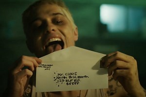 Pete Davidson Stars in Christmas-Themed Parody of Eminem’s ‘Stan’ on SNL