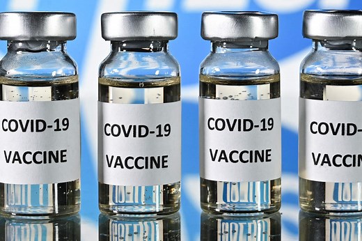 Non, le PDG de Pfizer, Albert Bourla, n’a pas refusé de se faire vacciner contre le Covid-19