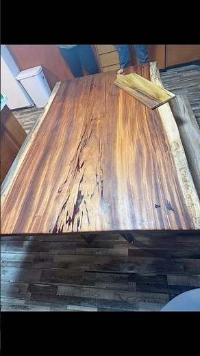 Making A LIve Edge Epoxy Dining Room Table