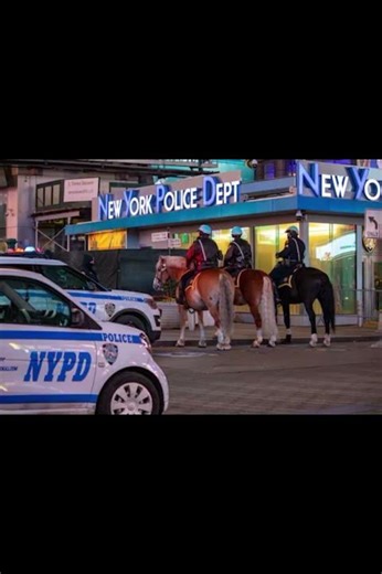 Random Slash Attack in NYC Subway — Victim Slashed Without Warning! #shorts