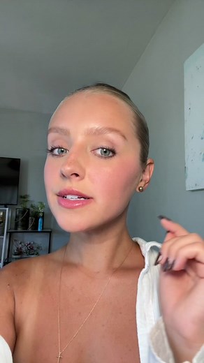 If you look at old videos my ear stuck wayyy out from swelling #cochlearimplant #cochlearimplantawareness #loveyourself #hearingloss #deaf #fyp